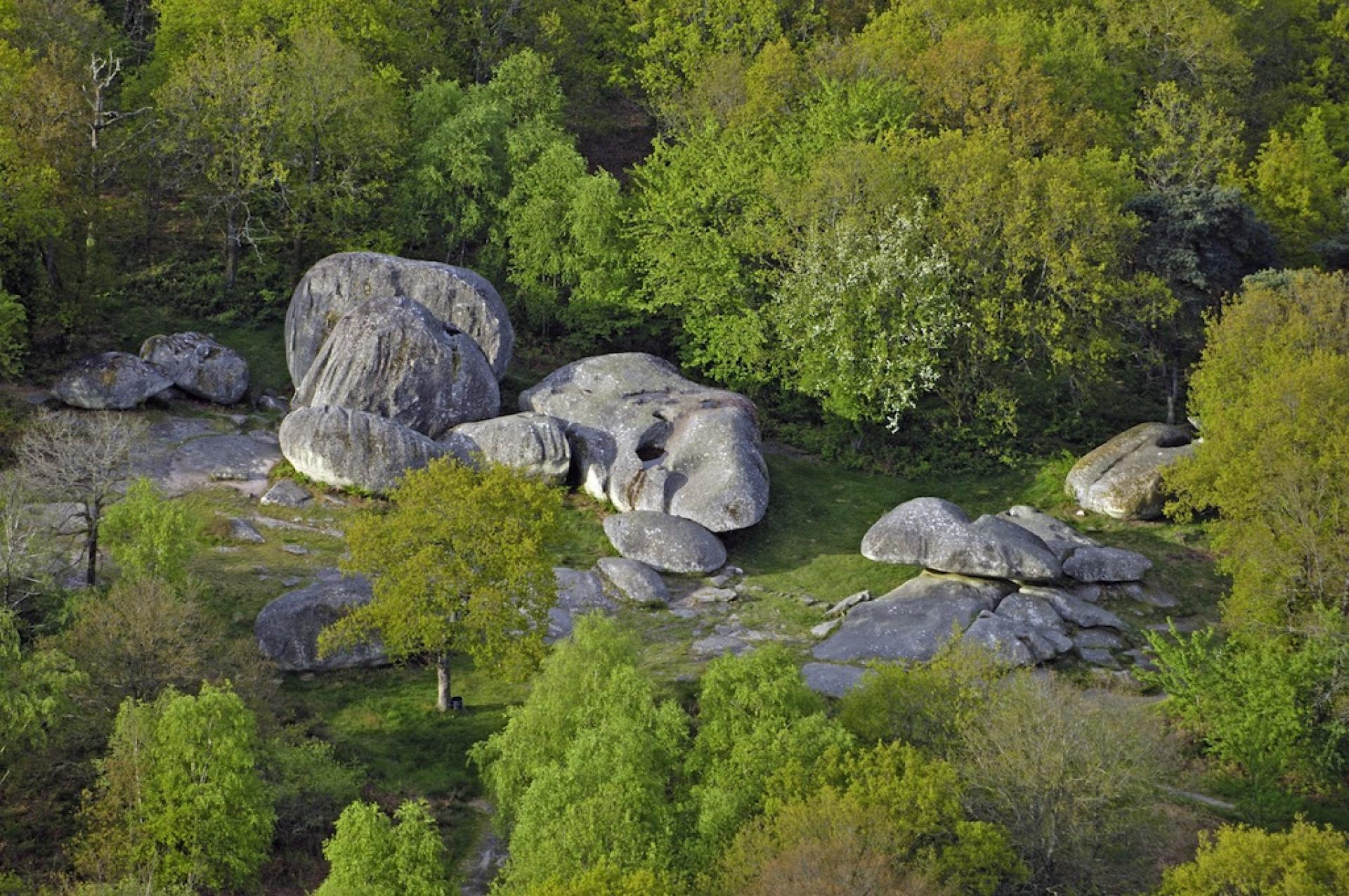 Les Pierres Jaumatres 23600 Toulx Sainte Croix Toulx-Sainte-Croix | Tourisme Creuse Limousin