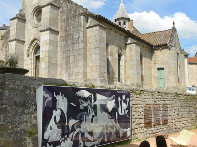 Reproduction de Guernica à Crocq dans la Creuse