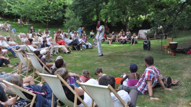 Laissez Vous Aller Dans Vos Chaises Longues Et Profitez!, La Creuse