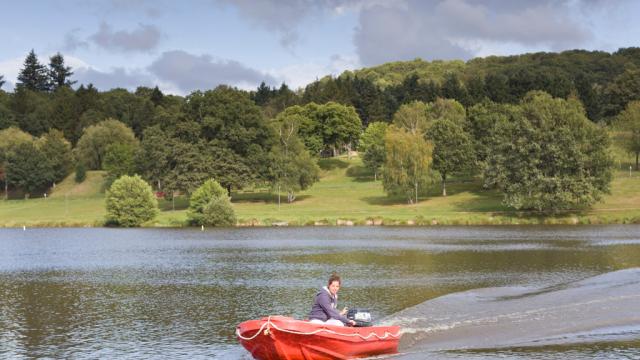 Pêche au Lac de Vassivière ©M.Raffard