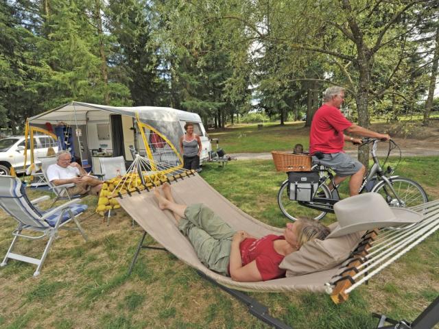 Camping en Creuse ©J.Damase