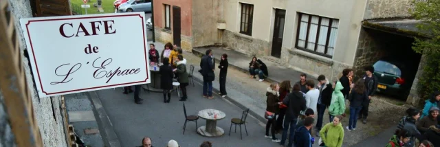 Café de l'espace à Flayat