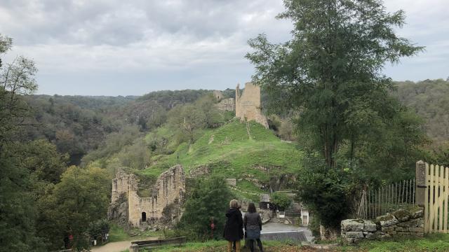 Vue sur la forteresse de Crozant