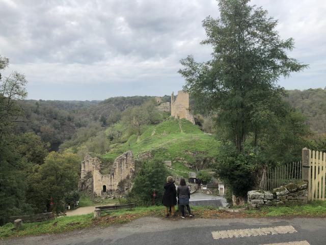 Vue sur la forteresse de Crozant