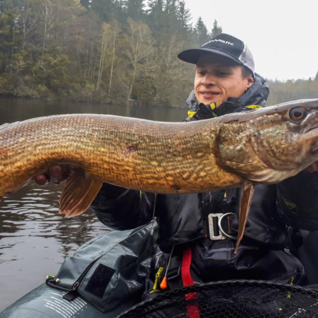 Pêche Aux Carnassiers En Float Tube