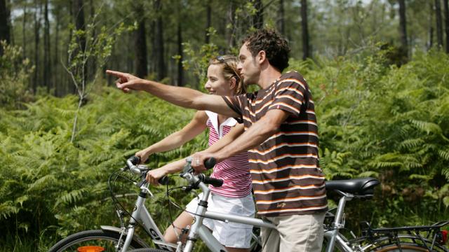 en-balade-touristes-a-velo-adrt23.jpg