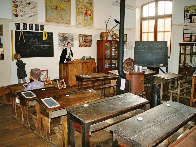 Salle De Classe Des Enfants De La Mine