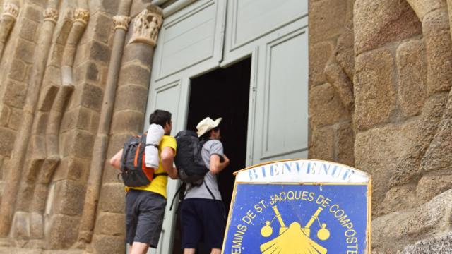 souterraine-eglise-pelerins-saint-jacques-compostelle--j-damase-2015-5-jpg-1024px.jpg