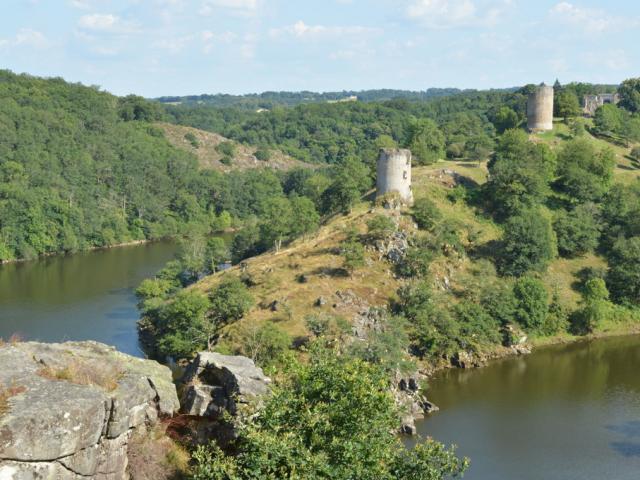 crozant--rocher-fileuse3-2018-credit-creuse-tourisme-jpg-1024px.jpg