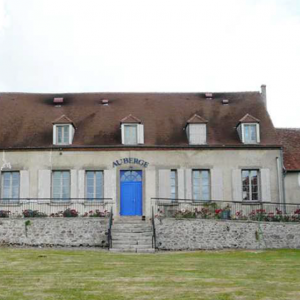 Auberge De La Fontaine Au Loup