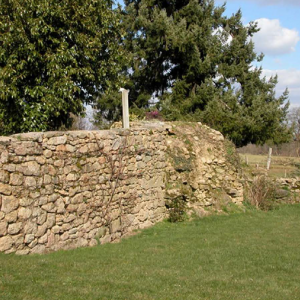 Puyrageat, Vestiges De La Tour Sud Est