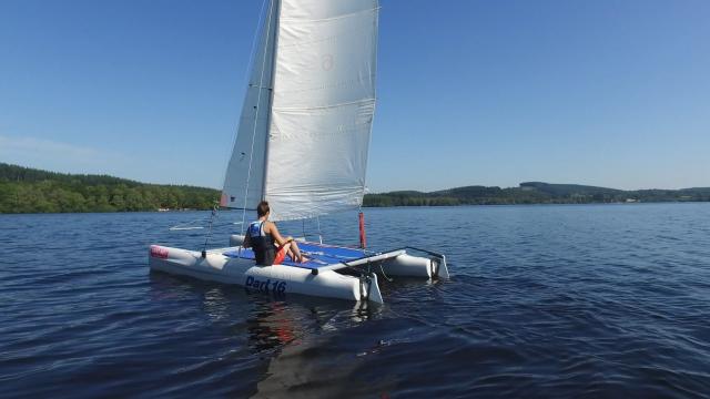 catamaran-a-vassiviere-1.jpg