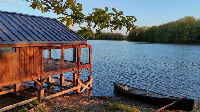 lacustra-etang-de-la-ramade-cabane-pilotis-la-ramade-vacances1.jpeg