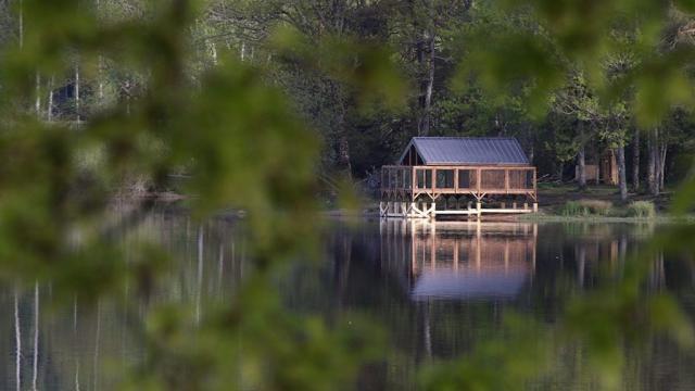 lacustra-etang-de-la-ramade-cabane-pilotis-la-ramade-vacances7.jpeg