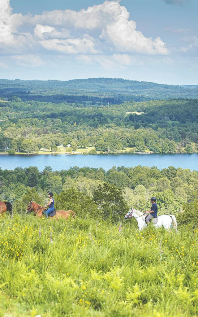 Equitation Lac de Vassiviere©c Pean