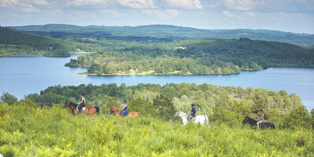 Equitation Lac de Vassiviere©c Pean