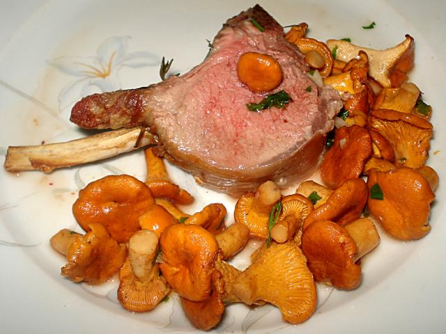 Carre D Agneau Aux Girolles Assiette