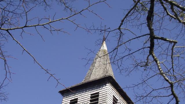 clocher-de-leglise-de-saint-martial-le-mont.jpg