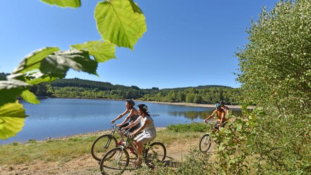 VTT à Vassivière ©J.Damase