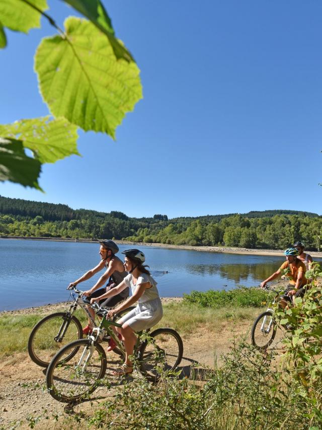 VTT à Vassivière ©J.Damase