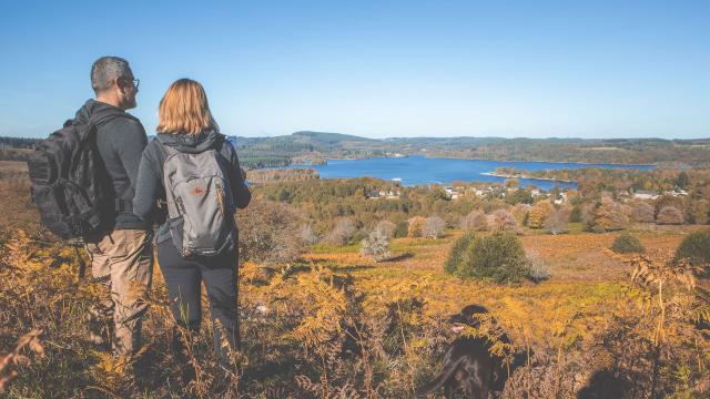 promeneurs-en-haut-de-chateaucout-christophe-pean.jpg