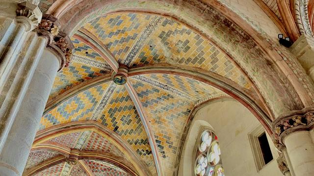 eymoutiers-interieur-de-la-collegiale-ot-portes-de-vassiviere--cchampeytinaud.jpg