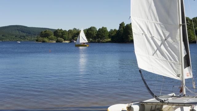 Voile Lac de Vassivière©E Roger