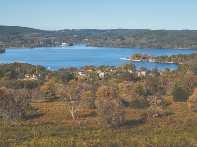 pano-vassiviere-automne-depuis-chateaucourt-christophe-pean-3-grand.jpg