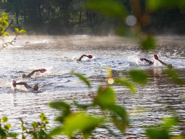 Le Lac De Vassivière©Maxime Authier 2022 Swimrunman by Head