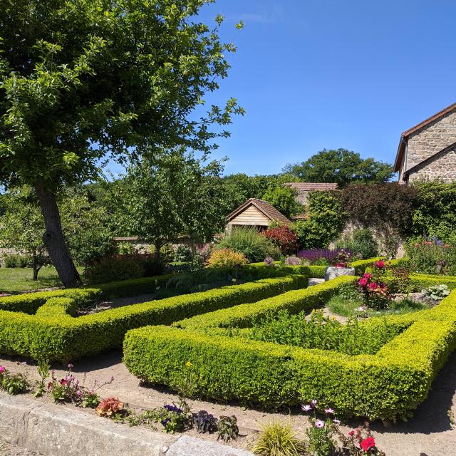 Lioux Les Monges Jardin De La Cure ©vivalioux (2)