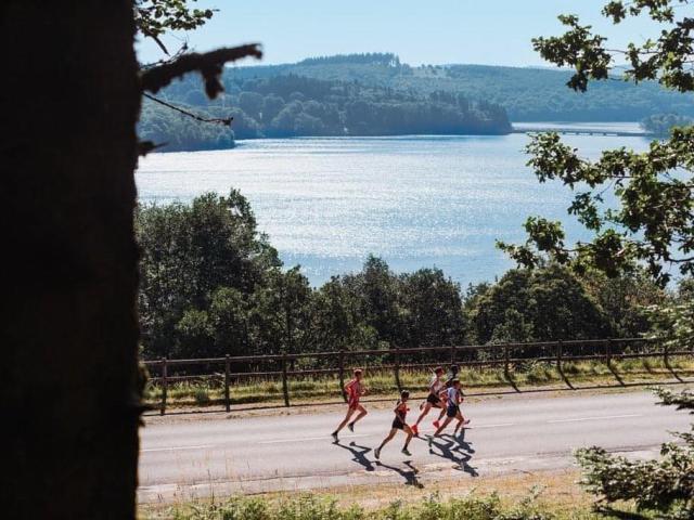 Tour du Lac de Vassivière©C Péan