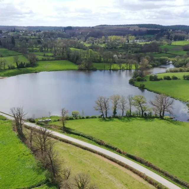 Etang Du Pompeix Chenerailles Creuse