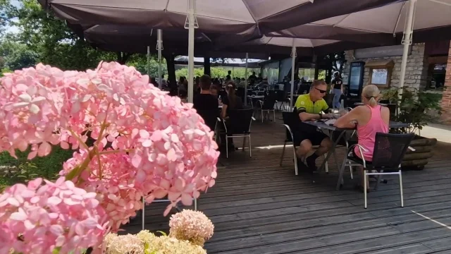 Terrasse Au Chalet Des Pierres Jaumatres