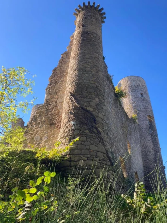 Château de Montaigut-le-Blanc (Monts de Guéret)