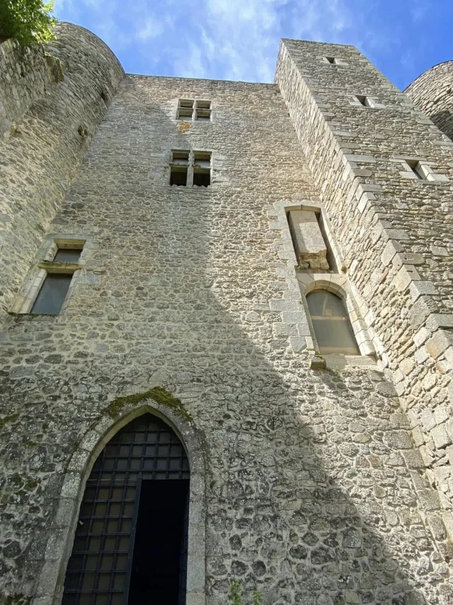 Château de Montaigut-le-Blanc (Monts de Guéret)