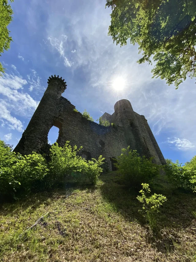 Château de Montaigut-le-Blanc (Monts de Guéret)