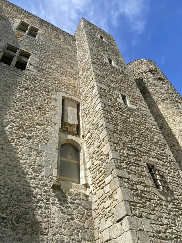 Château de Montaigut-le-Blanc (Monts de Guéret)