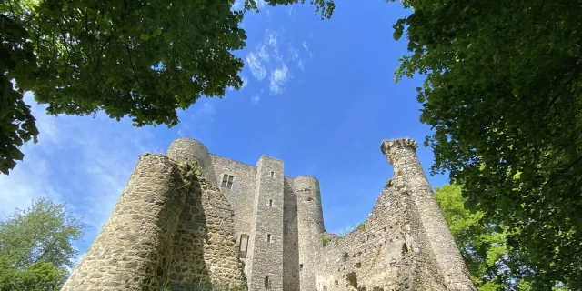 Château de Montaigut-le-Blanc (Monts de Guéret)