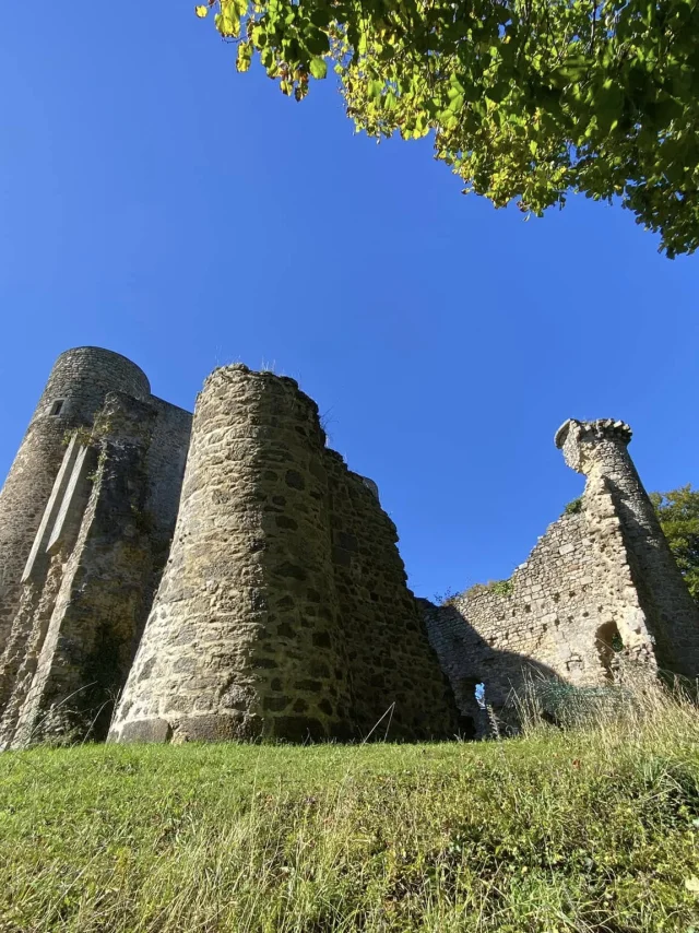 Château de Montaigut-le-Blanc (Monts de Guéret)