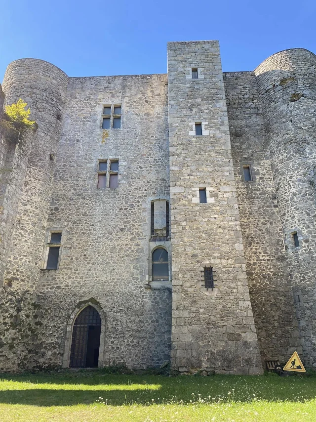 Château de Montaigut-le-Blanc (Monts de Guéret)